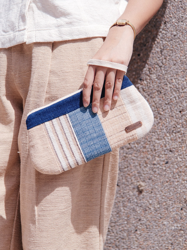 Jute and denim hand clutch