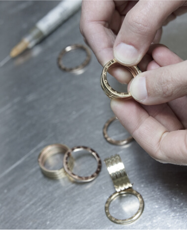 Fashion accessories distributing agency in Spain