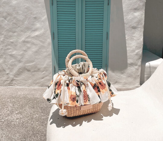 Woven Raffia bag with Ruffled lining