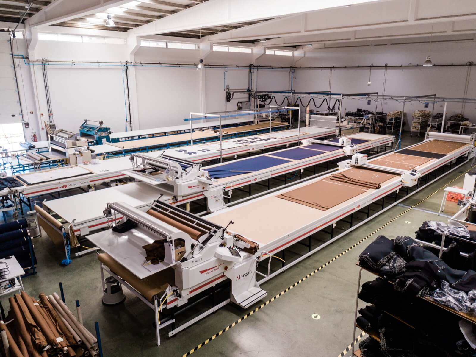Fabric cutting bed